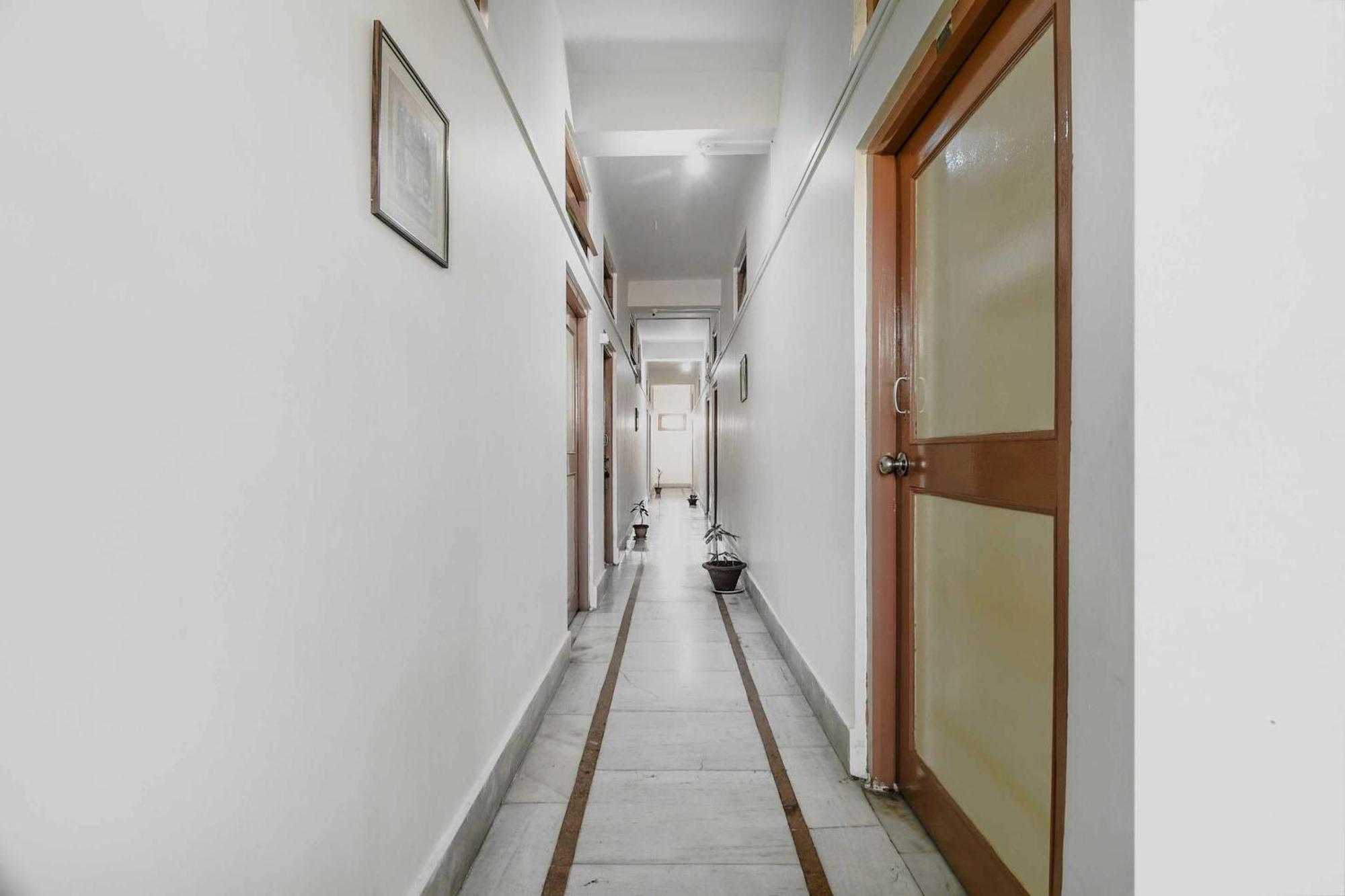 Oyo Flagship 71156 Hotel Jaybee'S Dibrugarh Eksteriør bilde