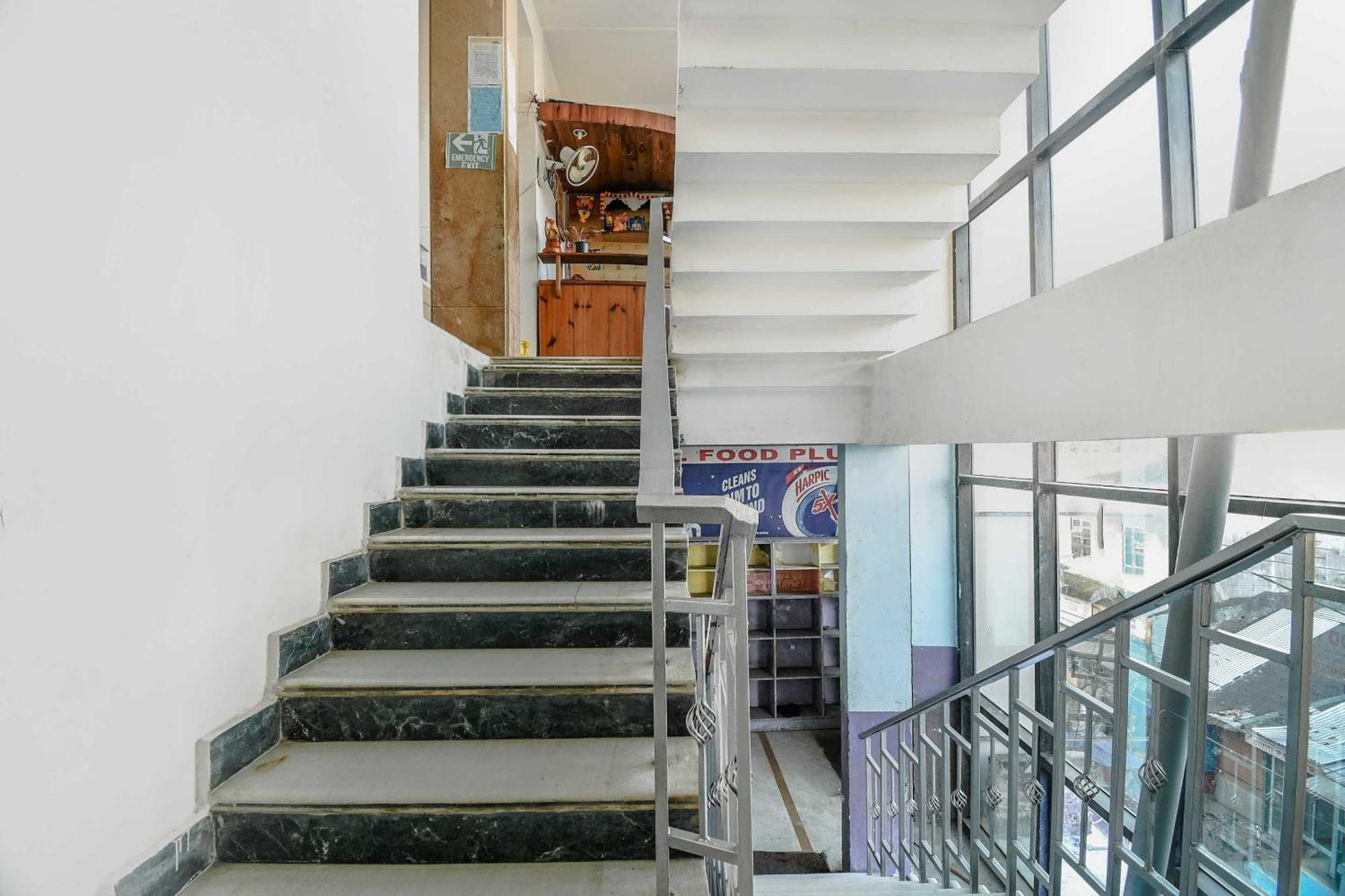 Oyo Flagship 71156 Hotel Jaybee'S Dibrugarh Eksteriør bilde