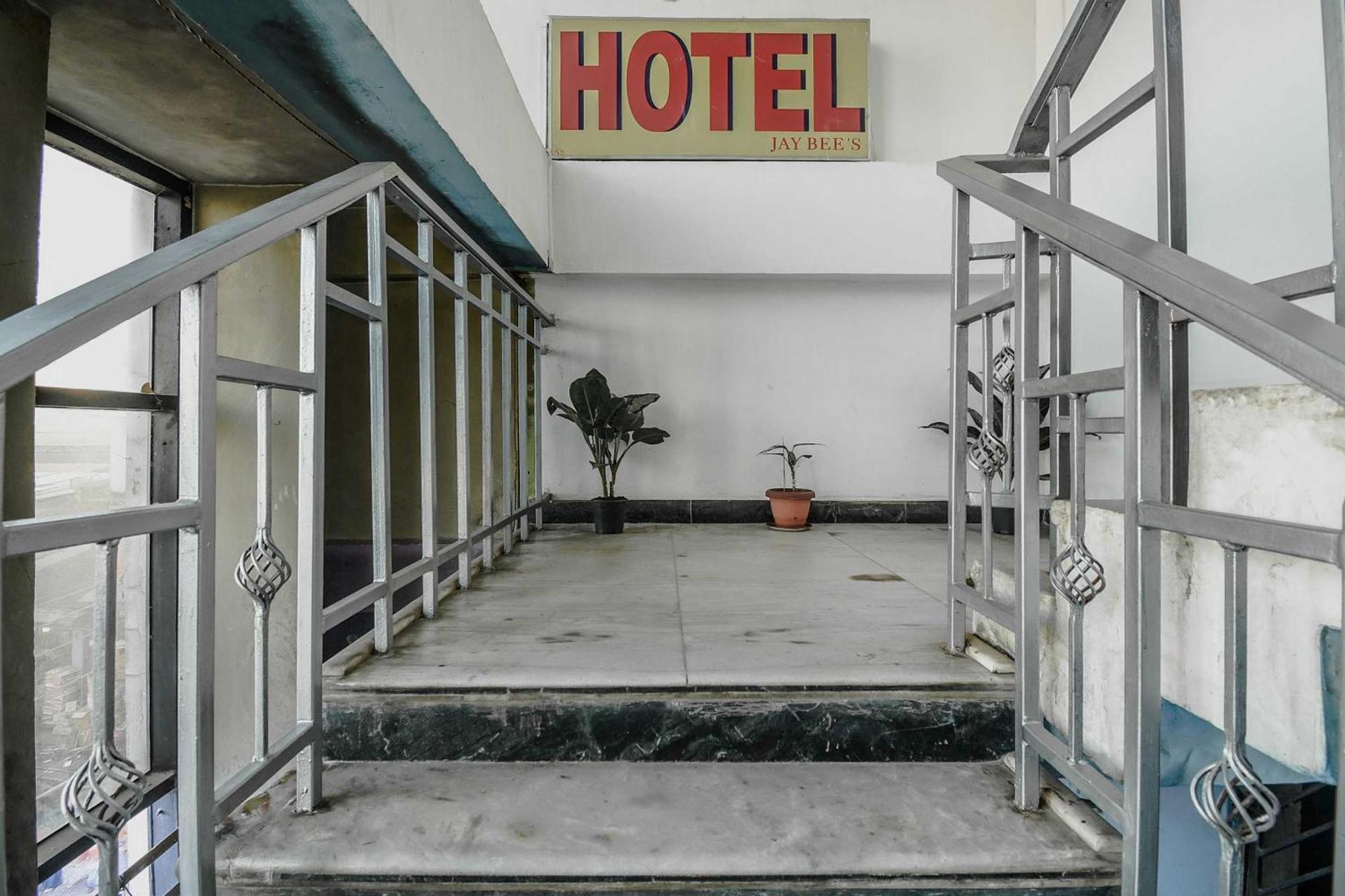 Oyo Flagship 71156 Hotel Jaybee'S Dibrugarh Eksteriør bilde