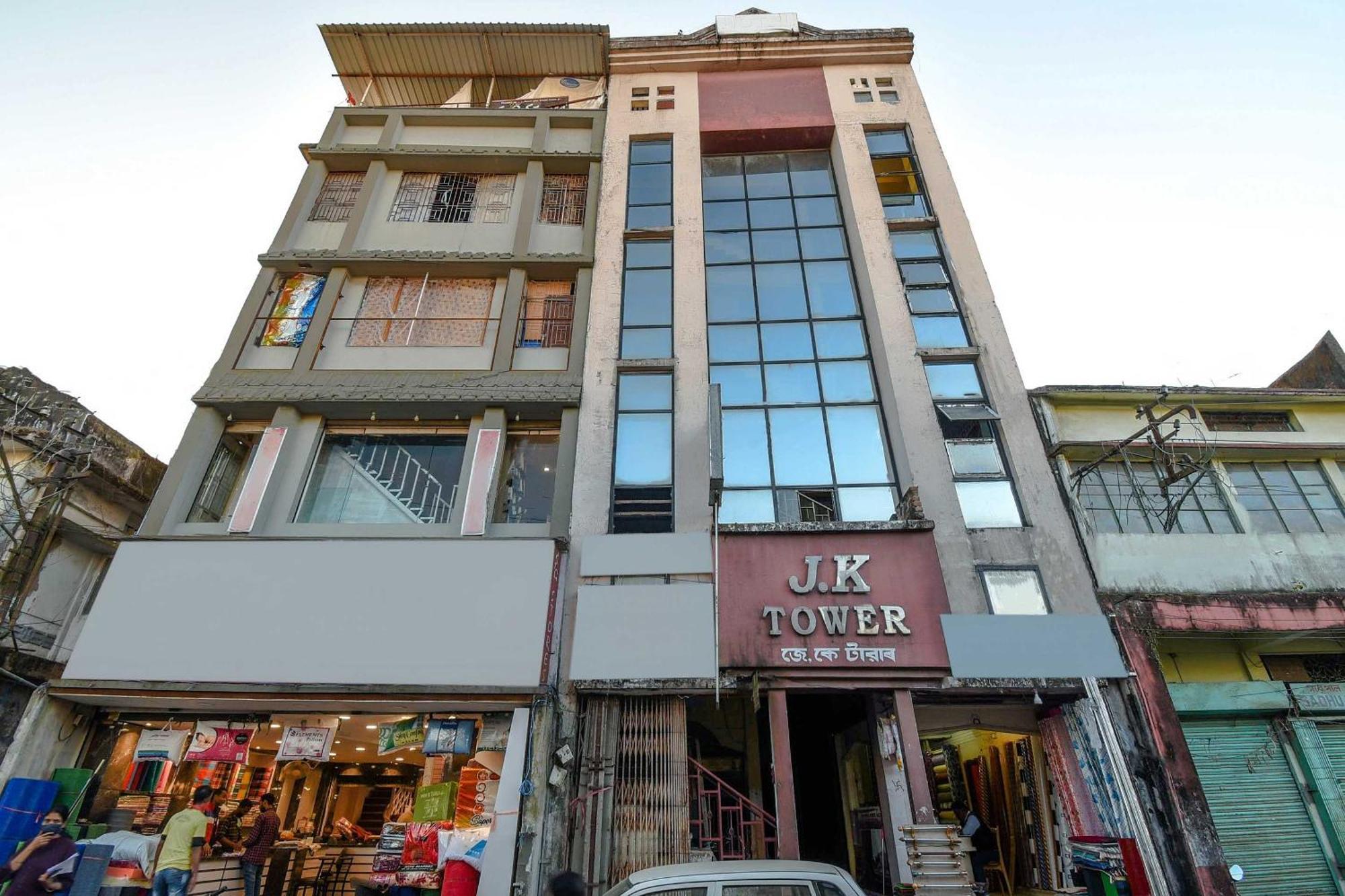 Oyo Flagship 71156 Hotel Jaybee'S Dibrugarh Eksteriør bilde