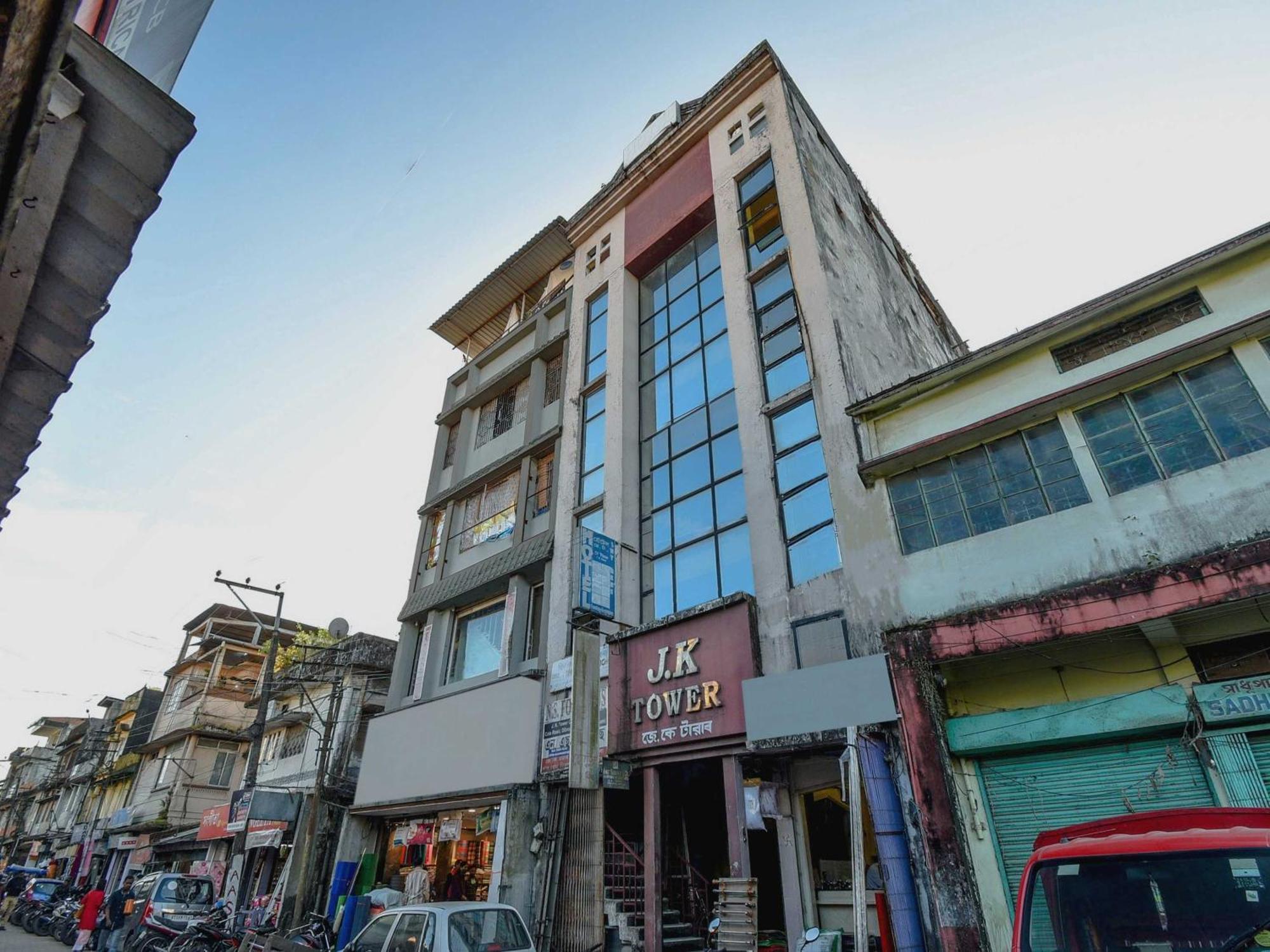 Oyo Flagship 71156 Hotel Jaybee'S Dibrugarh Eksteriør bilde